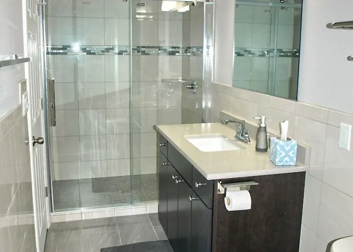Cornerstone Hotel 3*
