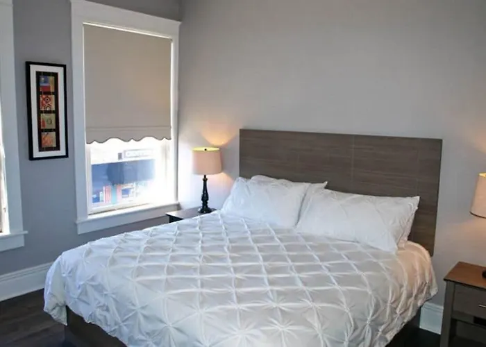 Cornerstone Hotel 3*