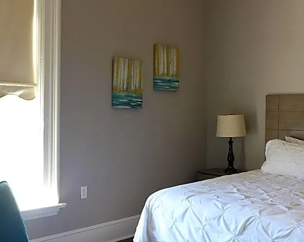 Cornerstone Hotel 3*