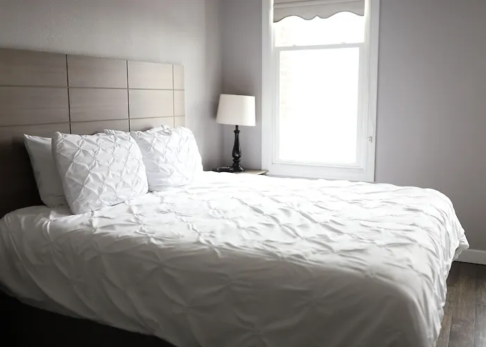 Cornerstone Hotel 3*