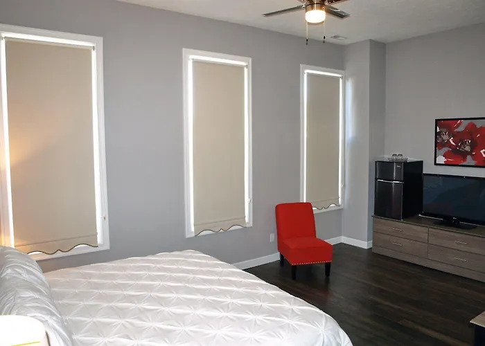 Cornerstone Hotel 3*